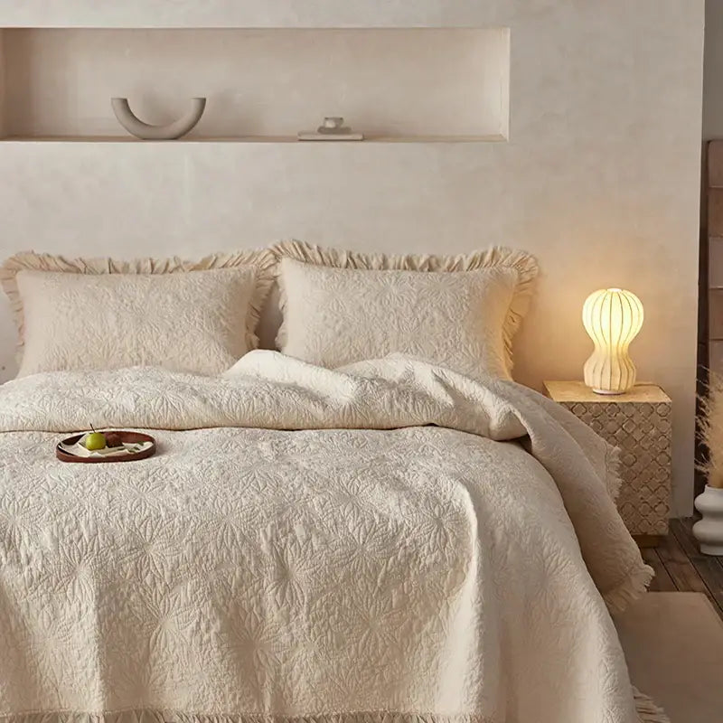 Textured cream cotton quilted bedspread set for bedroom with fringes